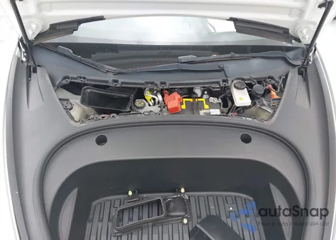 2022 Tesla Model 3 Performance Dual Motor All-Wheel Drive z USA, uszkodzony, nr VIN 5YJ3E1EC4NF105673